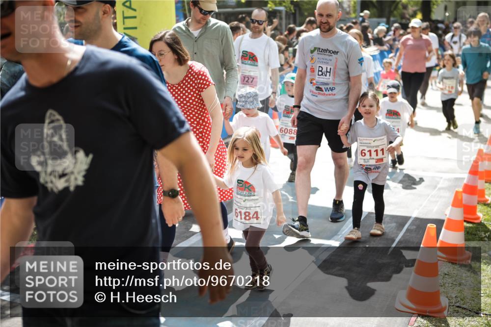 09.05.2026 - Störlauf H.Heesch http://msf.ph/oto/9670218 09.05.2026 13:03:05 Ziel 727, 2026, 6184, 6088, 6111 meine-sportfotos.de