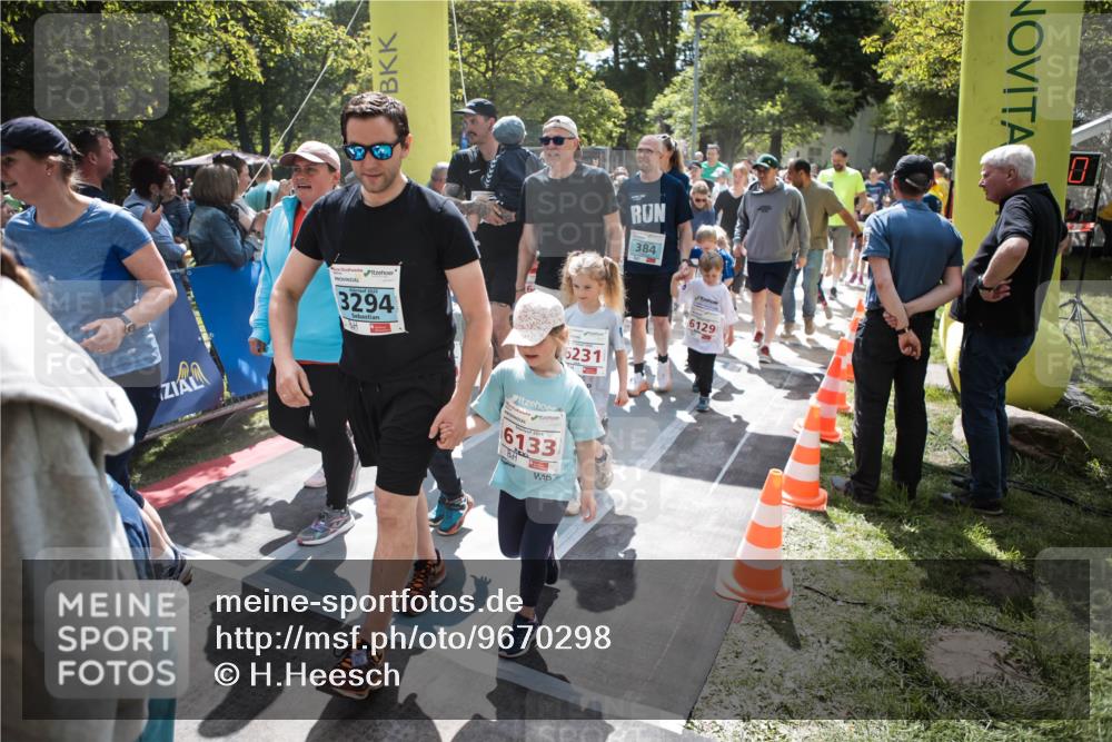 09.05.2026 - Störlauf H.Heesch http://msf.ph/oto/9670298 09.05.2026 13:03:40 Ziel 3294, 6231, 6133, 384, 6129 meine-sportfotos.de
