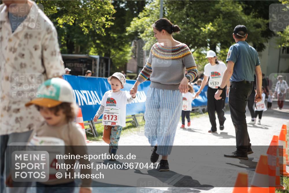 09.05.2026 - Störlauf H.Heesch http://msf.ph/oto/9670447 09.05.2026 13:06:12 Ziel 6214, 6173, 85, 1537, 6096 meine-sportfotos.de