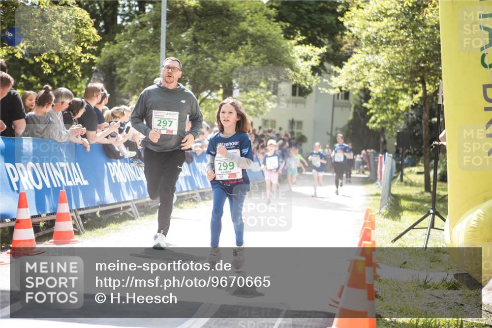 09.05.2026 - Störlauf H.Heesch http://msf.ph/oto/9670665 09.05.2026 13:27:37 Ziel 297, 299 meine-sportfotos.de