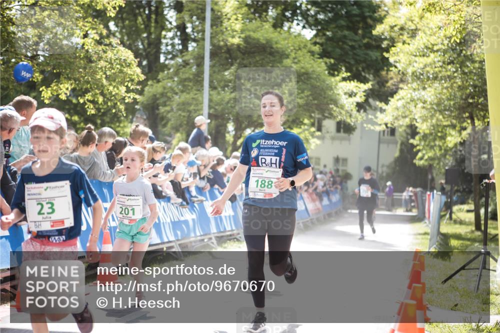 09.05.2026 - Störlauf H.Heesch http://msf.ph/oto/9670670 09.05.2026 13:27:42 Ziel 23, 25, 201, 188 meine-sportfotos.de