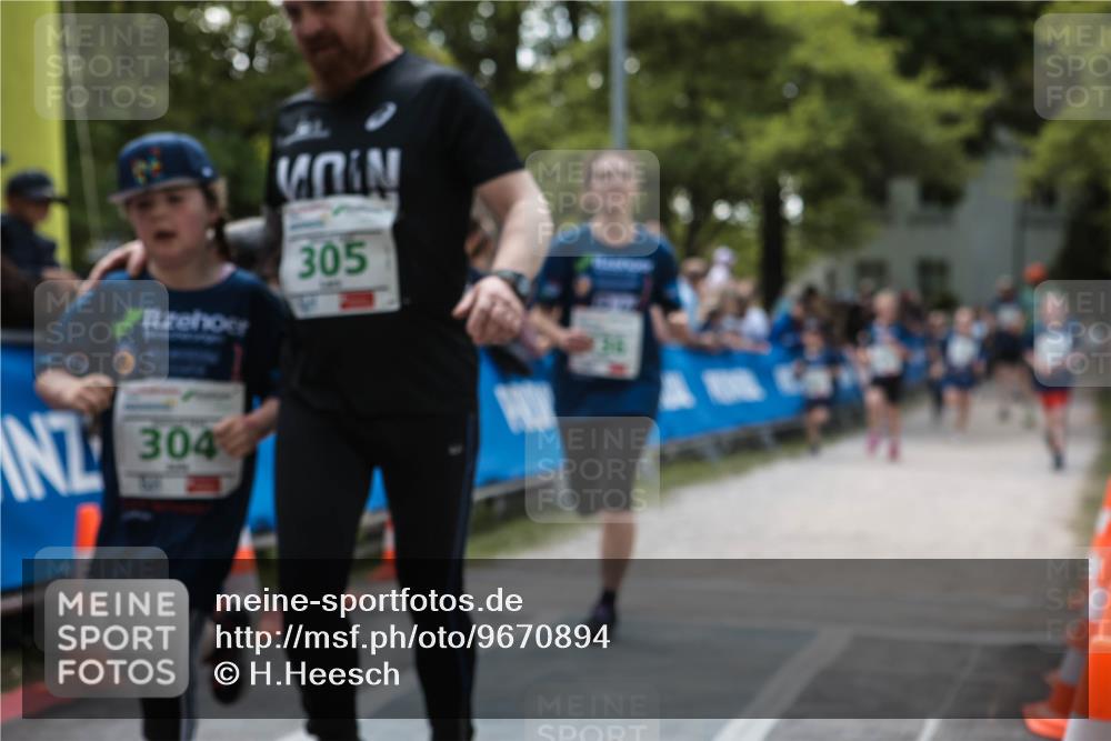 09.05.2026 - Störlauf H.Heesch http://msf.ph/oto/9670894 09.05.2026 13:30:31 Ziel 305, 304 meine-sportfotos.de
