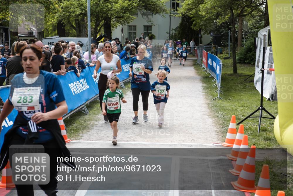 09.05.2026 - Störlauf H.Heesch http://msf.ph/oto/9671023 09.05.2026 13:33:16 Ziel 1, 283, 6098, 156, 157 meine-sportfotos.de