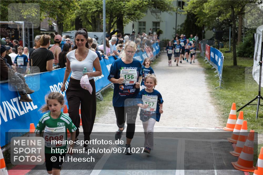 09.05.2026 - Störlauf H.Heesch http://msf.ph/oto/9671027 09.05.2026 13:33:18 Ziel 1450, 2026, 6098, 2026, 156, 3, 157 meine-sportfotos.de