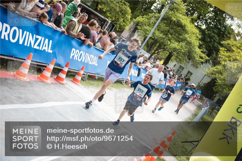 09.05.2026 - Störlauf H.Heesch http://msf.ph/oto/9671254 09.05.2026 13:43:41 Ziel 357, 356, 385 meine-sportfotos.de