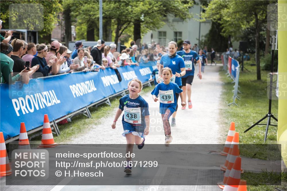 09.05.2026 - Störlauf H.Heesch http://msf.ph/oto/9671299 09.05.2026 13:44:30 Ziel 438, 439, 162 meine-sportfotos.de