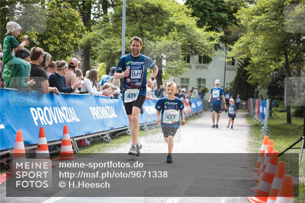 09.05.2026 - Störlauf H.Heesch http://msf.ph/oto/9671338 09.05.2026 13:45:26 Ziel 428, 427, 521 meine-sportfotos.de