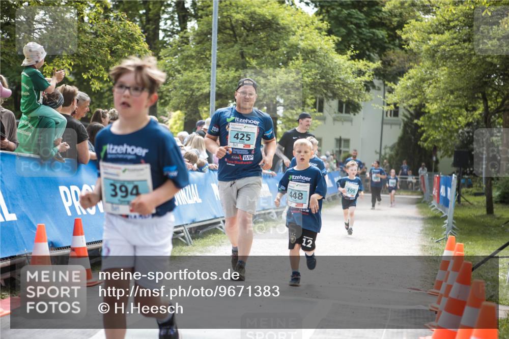 09.05.2026 - Störlauf H.Heesch http://msf.ph/oto/9671383 09.05.2026 13:46:08 Ziel 394, 9, 425, 448, 2, 12, 395 meine-sportfotos.de
