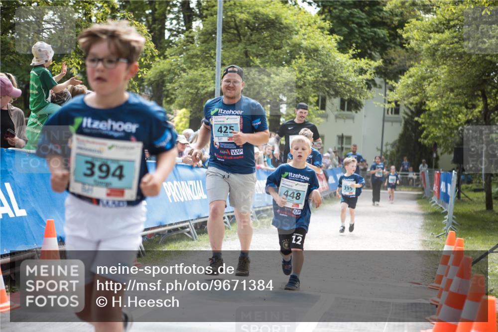 09.05.2026 - Störlauf H.Heesch http://msf.ph/oto/9671384 09.05.2026 13:46:08 Ziel 425, 394, 448, 12, 395 meine-sportfotos.de
