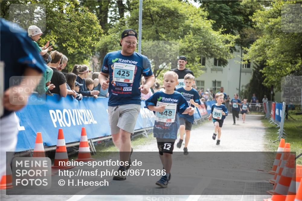 09.05.2026 - Störlauf H.Heesch http://msf.ph/oto/9671386 09.05.2026 13:46:08 Ziel 90, 425, 396, 448, 12, 395 meine-sportfotos.de
