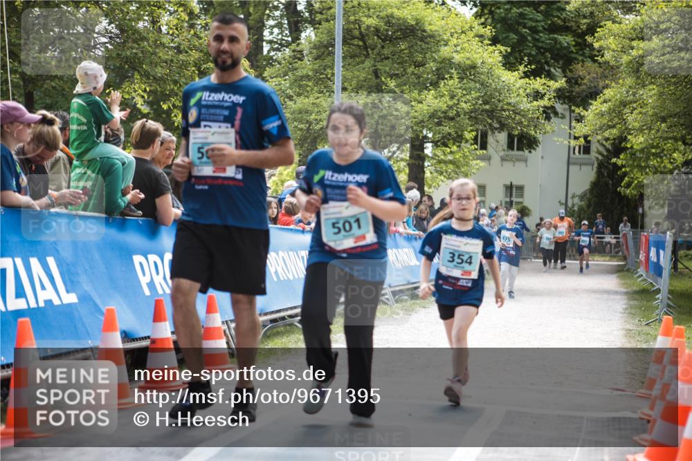 09.05.2026 - Störlauf H.Heesch http://msf.ph/oto/9671395 09.05.2026 13:46:18 Ziel 501, 354, 475 meine-sportfotos.de