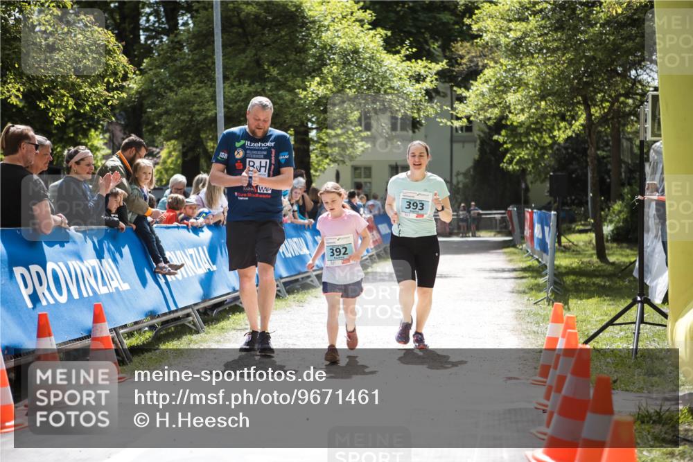 09.05.2026 - Störlauf H.Heesch http://msf.ph/oto/9671461 09.05.2026 13:47:51 Ziel 392, 393 meine-sportfotos.de