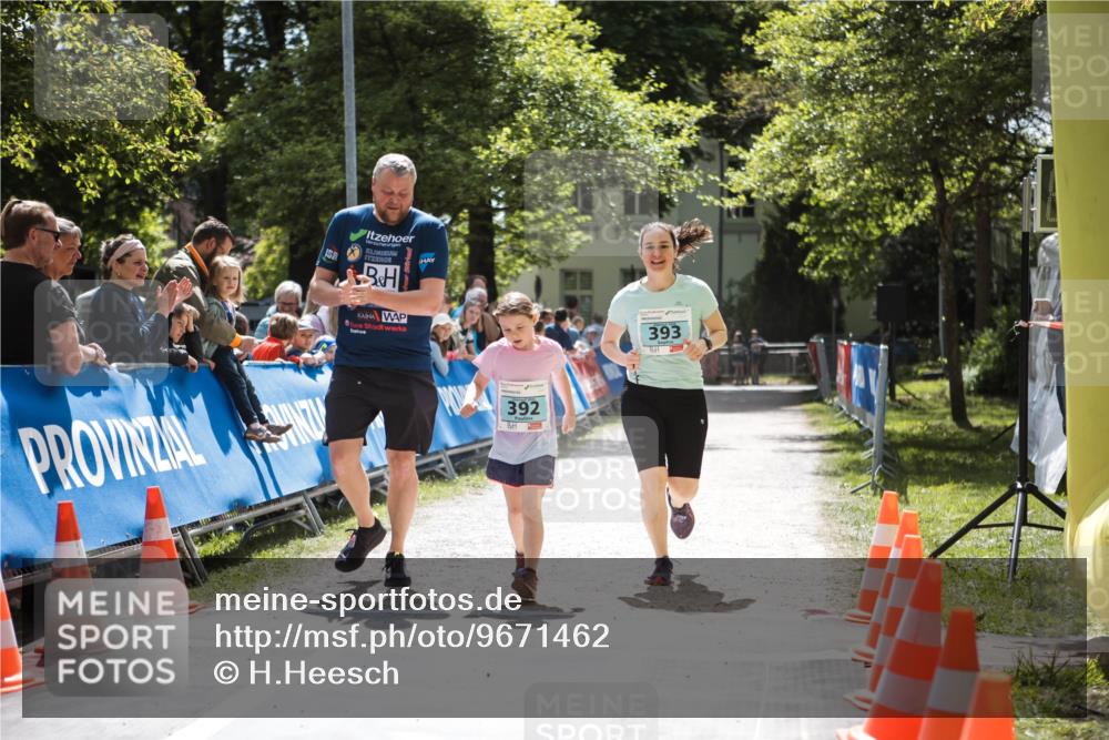 09.05.2026 - Störlauf H.Heesch http://msf.ph/oto/9671462 09.05.2026 13:47:51 Ziel 392, 393 meine-sportfotos.de