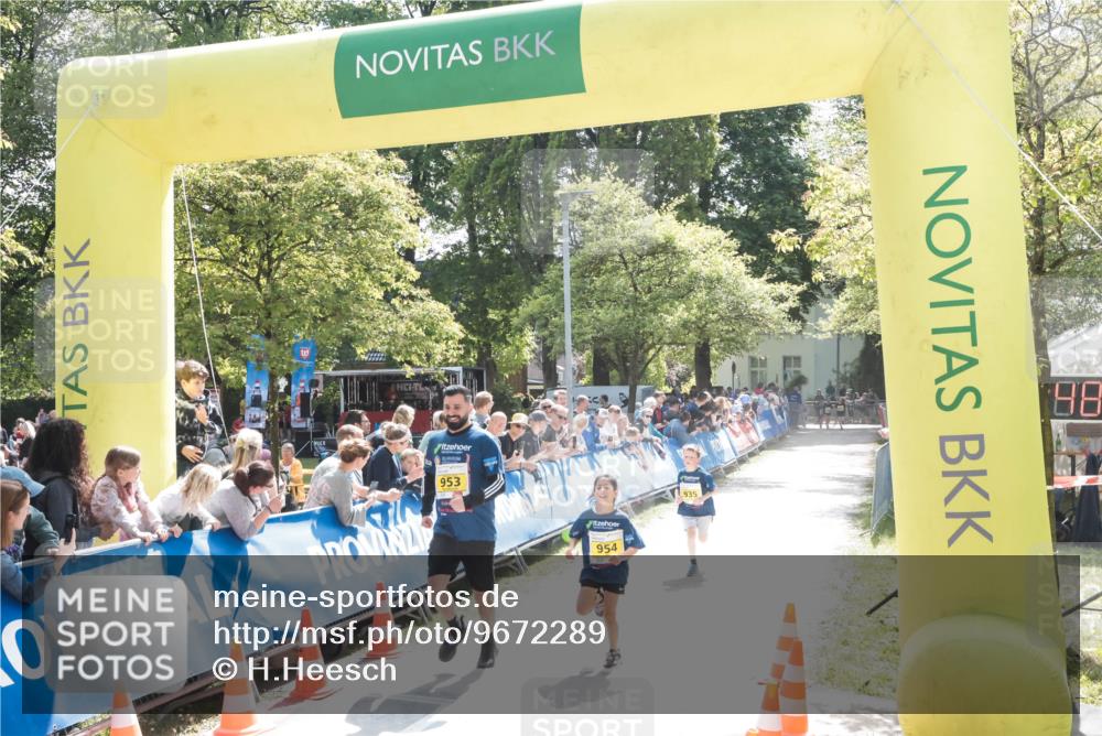 09.05.2026 - Störlauf H.Heesch http://msf.ph/oto/9672289 09.05.2026 14:14:48 Ziel 953, 954 meine-sportfotos.de