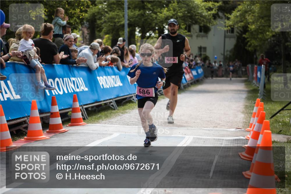 09.05.2026 - Störlauf H.Heesch http://msf.ph/oto/9672671 09.05.2026 13:55:18 Ziel 686, 688 meine-sportfotos.de
