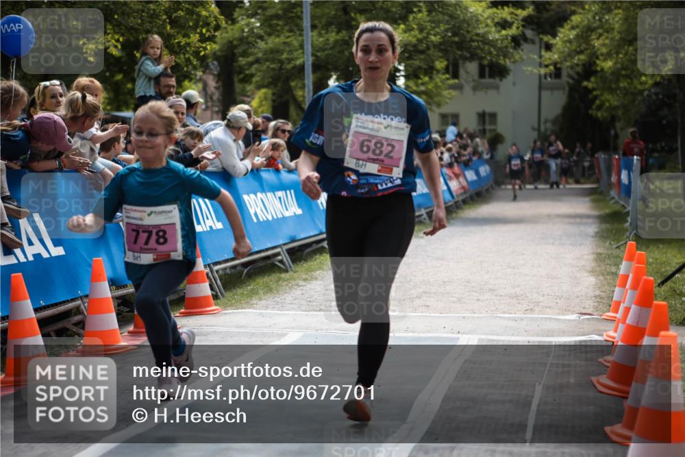 09.05.2026 - Störlauf H.Heesch http://msf.ph/oto/9672701 09.05.2026 13:56:06 Ziel 2015, 778, 682 meine-sportfotos.de