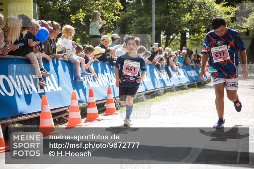 09.05.2026 - Störlauf H.Heesch http://msf.ph/oto/9672777 09.05.2026 13:57:40 Ziel 2010, 681, 617 meine-sportfotos.de