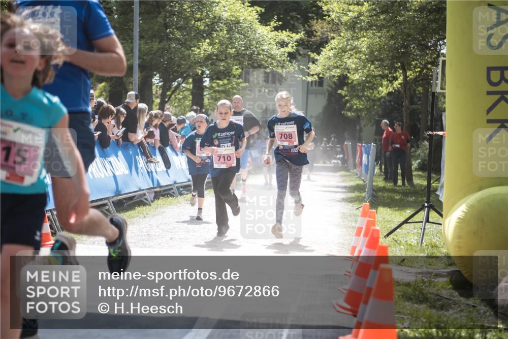 09.05.2026 - Störlauf H.Heesch http://msf.ph/oto/9672866 09.05.2026 13:58:52 Ziel 15, 710, 708 meine-sportfotos.de