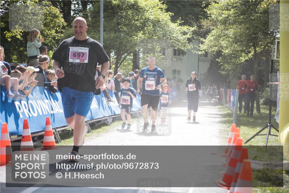 09.05.2026 - Störlauf H.Heesch http://msf.ph/oto/9672873 09.05.2026 13:58:56 Ziel 697, 592, 591, 159, 562 meine-sportfotos.de