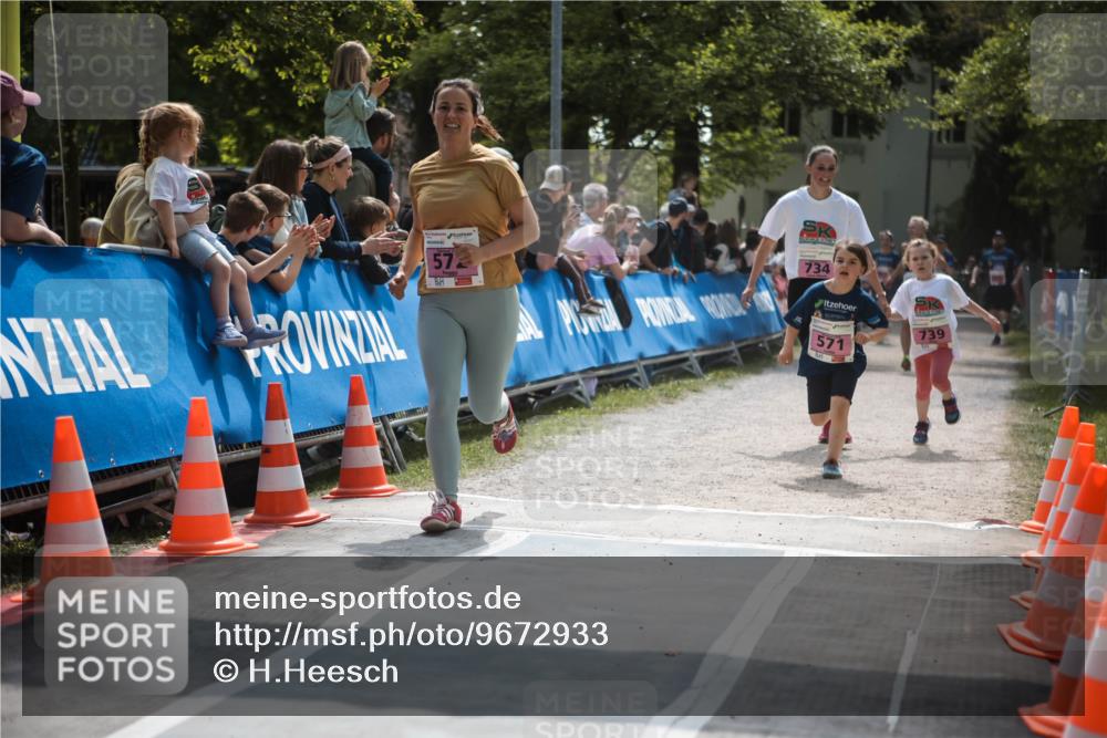 09.05.2026 - Störlauf H.Heesch http://msf.ph/oto/9672933 09.05.2026 13:59:42 Ziel 572, 734, 571, 739 meine-sportfotos.de