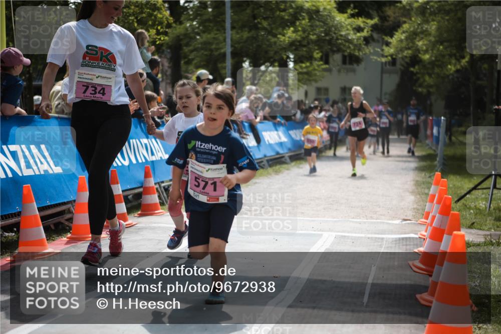 09.05.2026 - Störlauf H.Heesch http://msf.ph/oto/9672938 09.05.2026 13:59:44 Ziel 734, 2026, 571, 724 meine-sportfotos.de