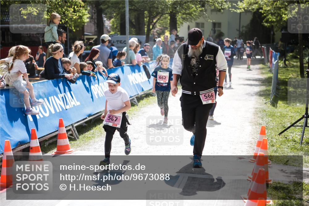 09.05.2026 - Störlauf H.Heesch http://msf.ph/oto/9673088 09.05.2026 14:02:14 Ziel 567, 662, 566 meine-sportfotos.de