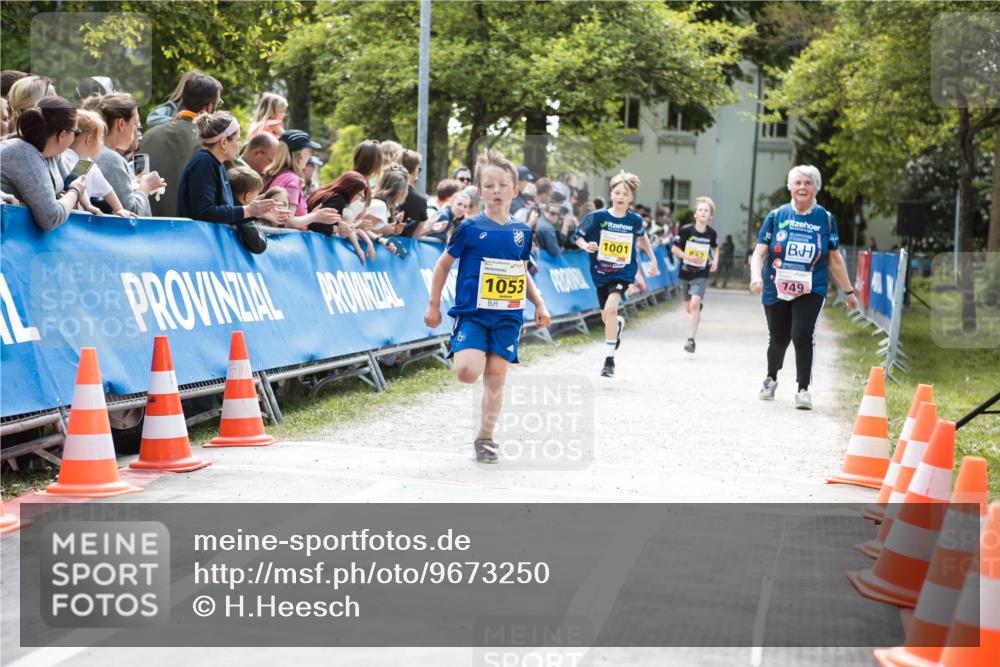 09.05.2026 - Störlauf H.Heesch http://msf.ph/oto/9673250 09.05.2026 14:10:31 Ziel 1053, 1001, 749 meine-sportfotos.de