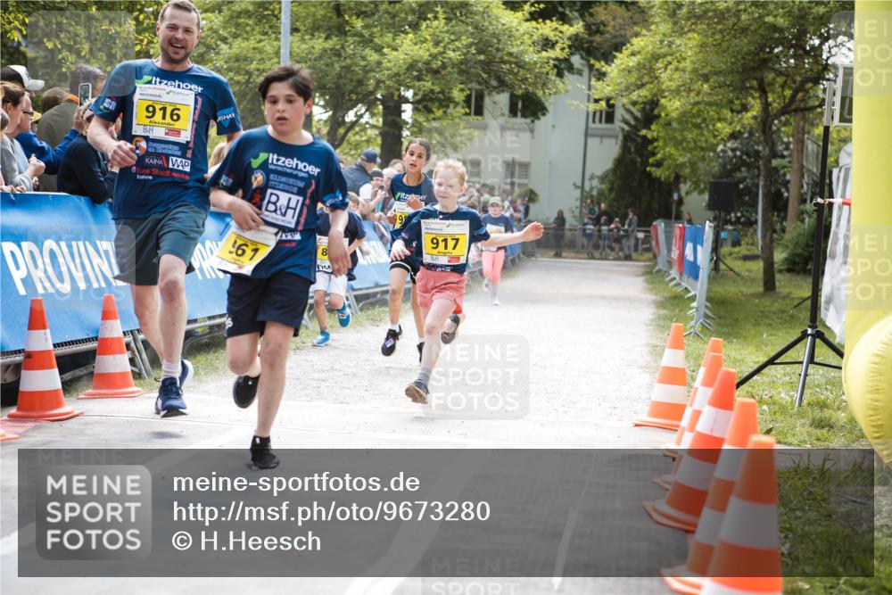09.05.2026 - Störlauf H.Heesch http://msf.ph/oto/9673280 09.05.2026 14:10:48 Ziel 916, 99, 917, 61, 8 meine-sportfotos.de