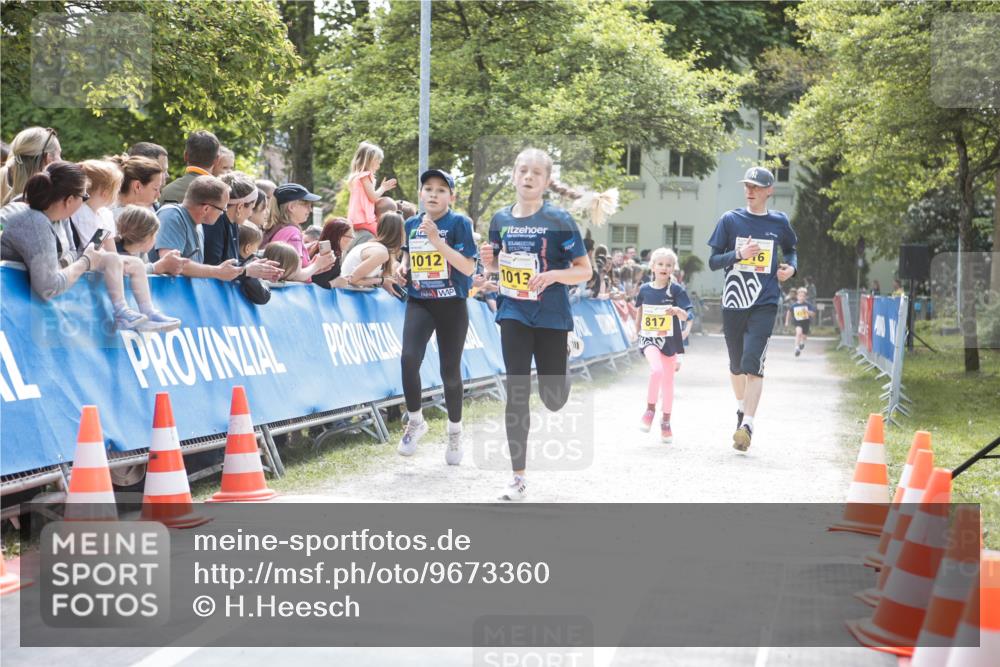 09.05.2026 - Störlauf H.Heesch http://msf.ph/oto/9673360 09.05.2026 14:11:52 Ziel 1012, 1013, 817 meine-sportfotos.de