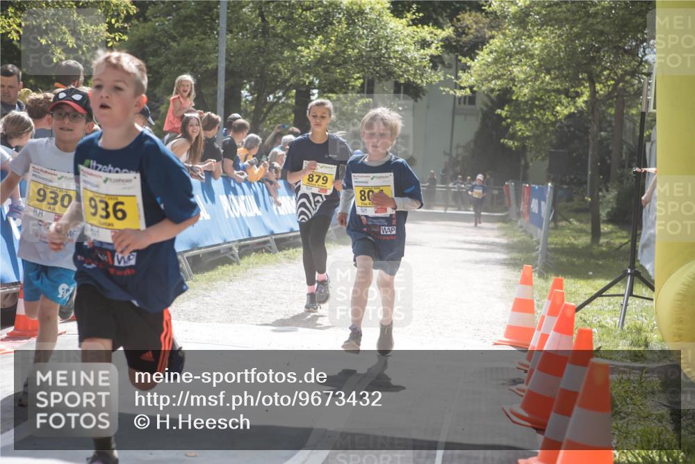 09.05.2026 - Störlauf H.Heesch http://msf.ph/oto/9673432 09.05.2026 14:12:39 Ziel 930, 936, 879, 80 meine-sportfotos.de
