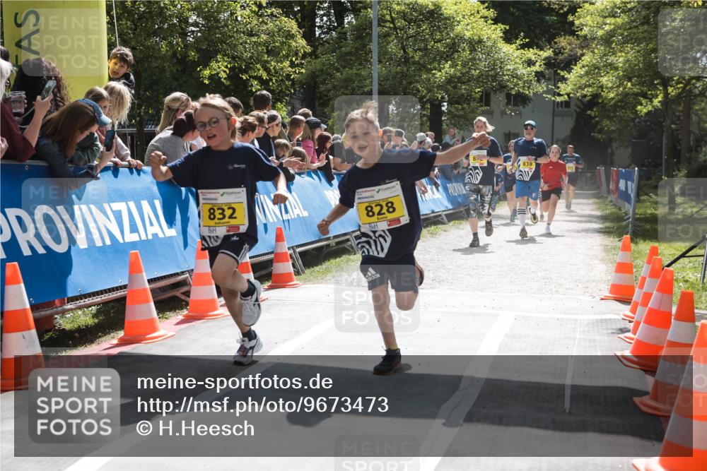 09.05.2026 - Störlauf H.Heesch http://msf.ph/oto/9673473 09.05.2026 14:13:12 Ziel 832, 828, 838 meine-sportfotos.de