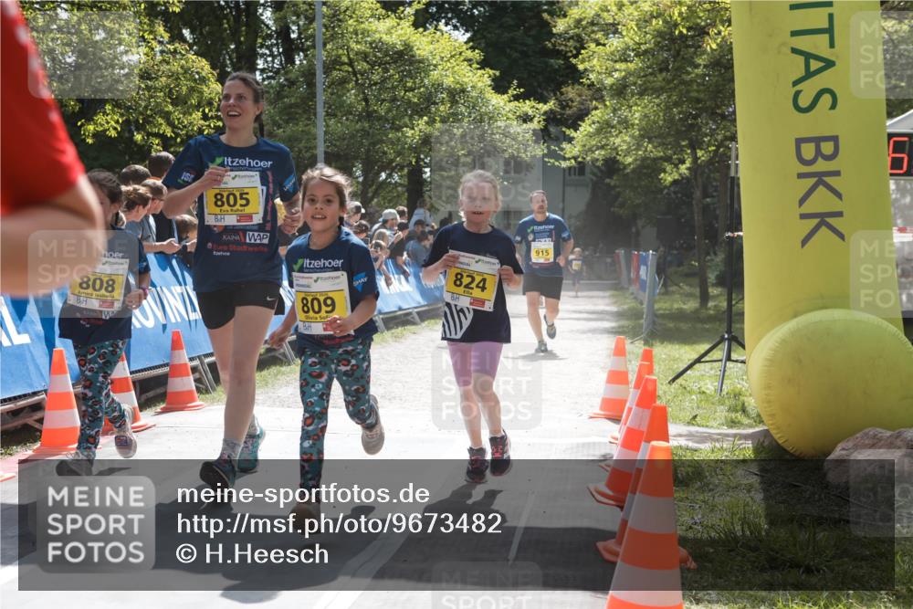 09.05.2026 - Störlauf H.Heesch http://msf.ph/oto/9673482 09.05.2026 14:13:16 Ziel 808, 805, 809, 824, 915 meine-sportfotos.de