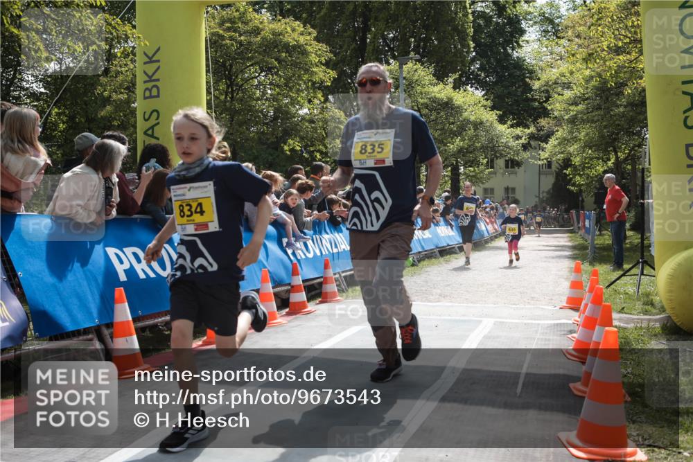 09.05.2026 - Störlauf H.Heesch http://msf.ph/oto/9673543 09.05.2026 14:14:04 Ziel 834, 835 meine-sportfotos.de