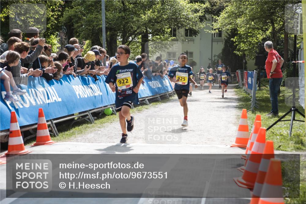 09.05.2026 - Störlauf H.Heesch http://msf.ph/oto/9673551 09.05.2026 14:14:09 Ziel 922, 925 meine-sportfotos.de