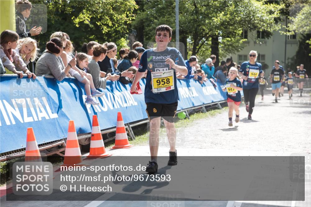 09.05.2026 - Störlauf H.Heesch http://msf.ph/oto/9673593 09.05.2026 14:14:33 Ziel 958, 942, 944 meine-sportfotos.de
