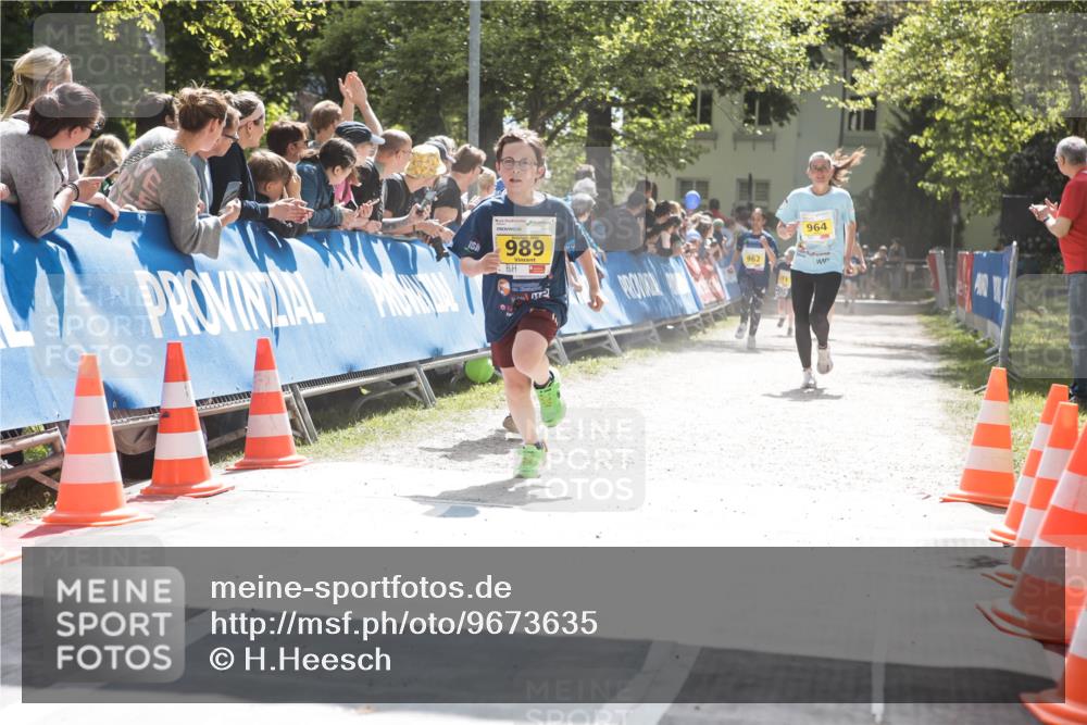 09.05.2026 - Störlauf H.Heesch http://msf.ph/oto/9673635 09.05.2026 14:15:07 Ziel 989, 964, 962 meine-sportfotos.de