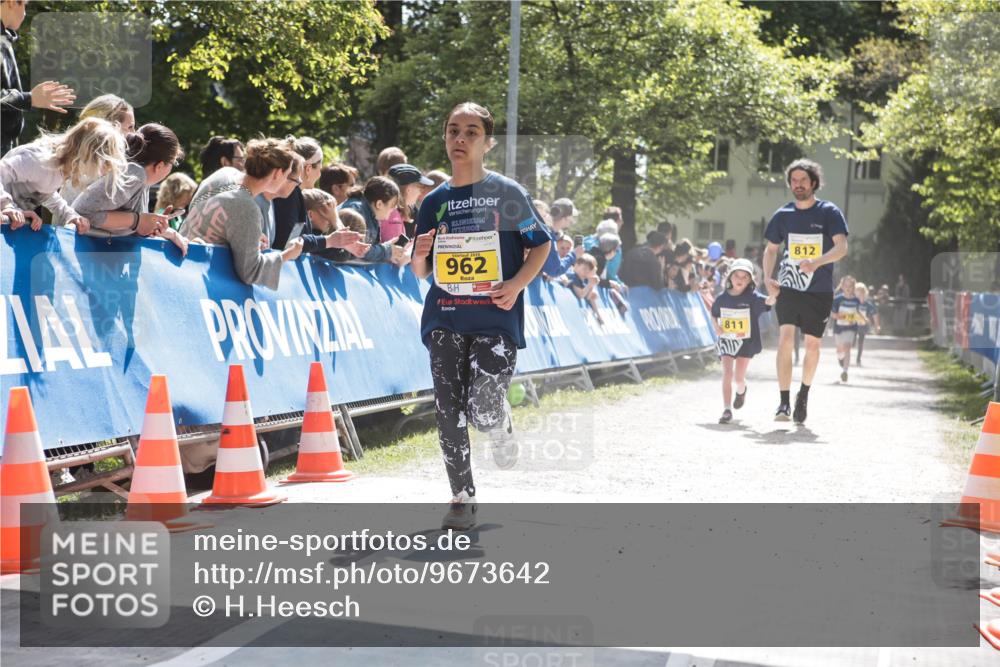 09.05.2026 - Störlauf H.Heesch http://msf.ph/oto/9673642 09.05.2026 14:15:12 Ziel 962, 811, 812 meine-sportfotos.de