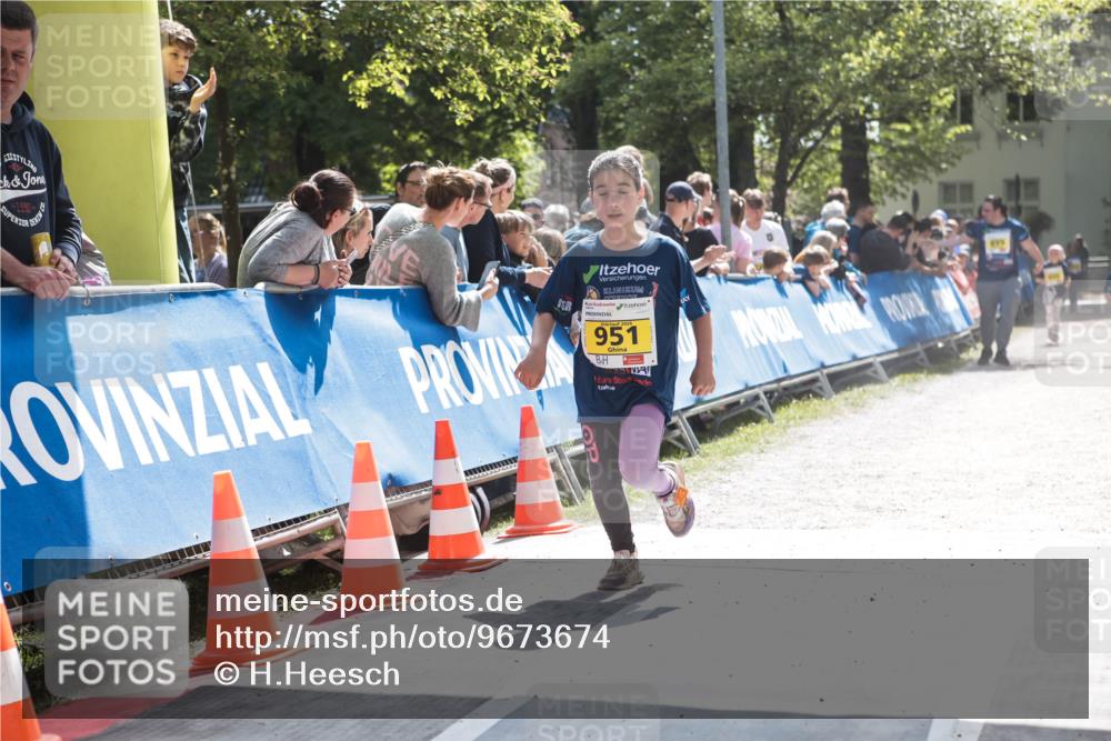 09.05.2026 - Störlauf H.Heesch http://msf.ph/oto/9673674 09.05.2026 14:15:33 Ziel 1950, 951 meine-sportfotos.de