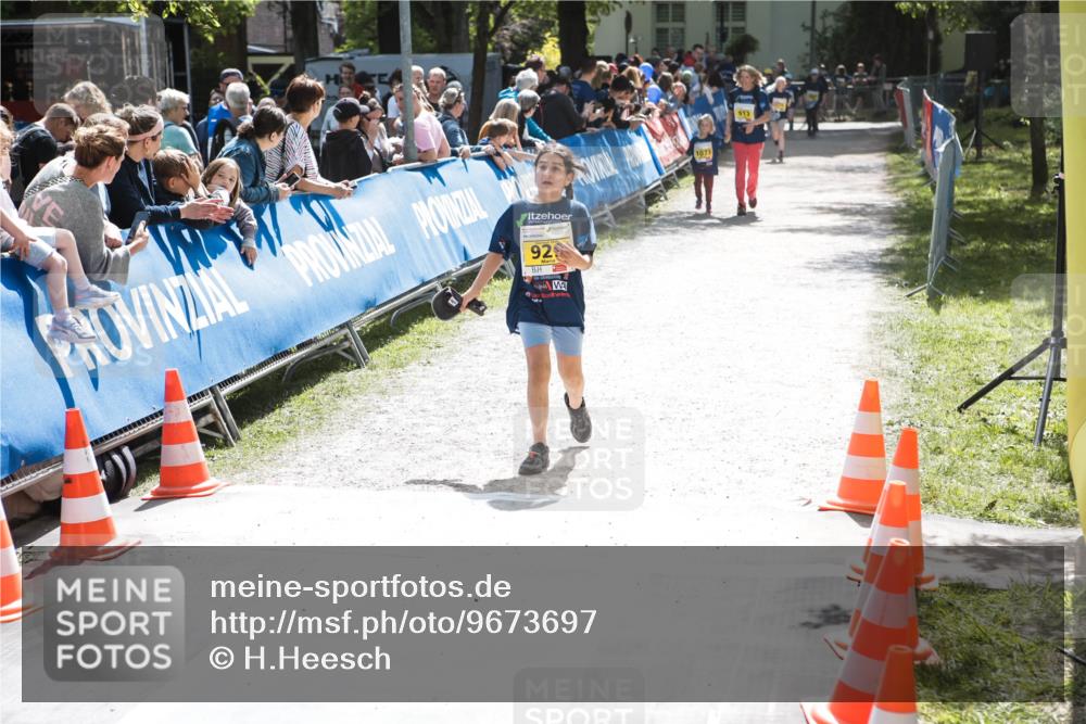 09.05.2026 - Störlauf H.Heesch http://msf.ph/oto/9673697 09.05.2026 14:15:58 Ziel 04821, 92, 1073, 913 meine-sportfotos.de