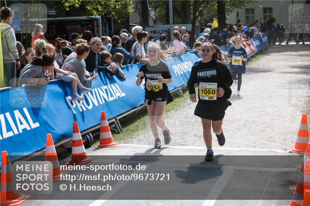 09.05.2026 - Störlauf H.Heesch http://msf.ph/oto/9673721 09.05.2026 14:16:14 Ziel 1056, 1060, 994 meine-sportfotos.de