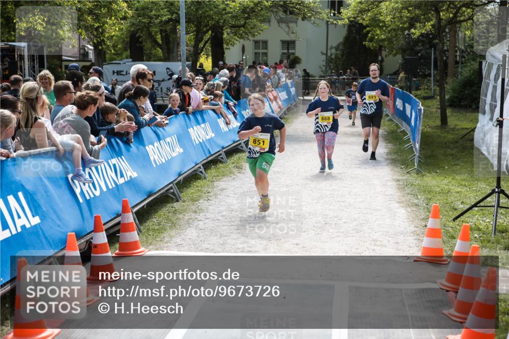 09.05.2026 - Störlauf H.Heesch http://msf.ph/oto/9673726 09.05.2026 14:16:35 Ziel 851, 888, 889 meine-sportfotos.de