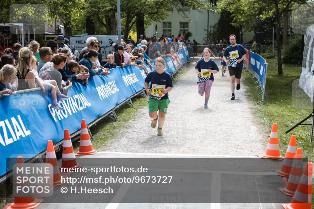 09.05.2026 - Störlauf H.Heesch http://msf.ph/oto/9673727 09.05.2026 14:16:35 Ziel 851, 888, 889 meine-sportfotos.de