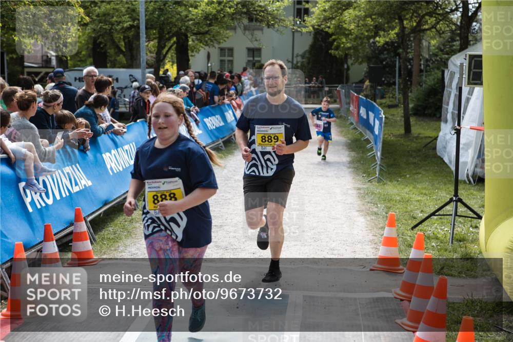 09.05.2026 - Störlauf H.Heesch http://msf.ph/oto/9673732 09.05.2026 14:16:38 Ziel 888, 889 meine-sportfotos.de