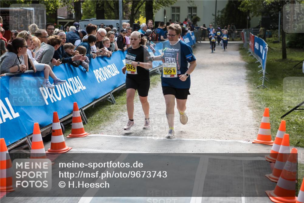 09.05.2026 - Störlauf H.Heesch http://msf.ph/oto/9673743 09.05.2026 14:16:57 Ziel 1049, 1051 meine-sportfotos.de