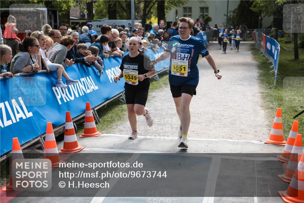 09.05.2026 - Störlauf H.Heesch http://msf.ph/oto/9673744 09.05.2026 14:16:57 Ziel 1049, 1051 meine-sportfotos.de
