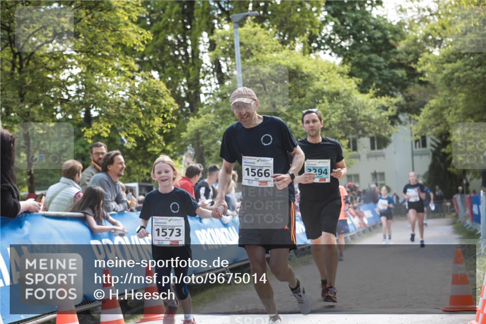 09.05.2026 - Störlauf H.Heesch http://msf.ph/oto/9675014 09.05.2026 14:56:29 Ziel 1573, 1566, 2294 meine-sportfotos.de