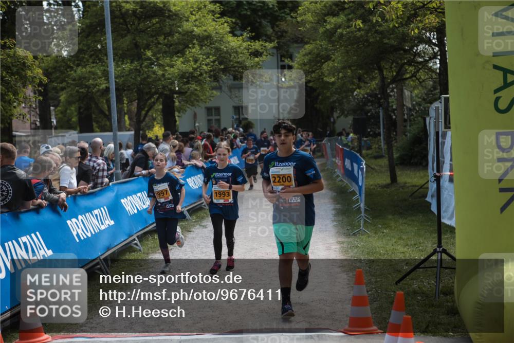 09.05.2026 - Störlauf H.Heesch http://msf.ph/oto/9676411 09.05.2026 15:38:47 Ziel 1997, 1993, 2200 meine-sportfotos.de