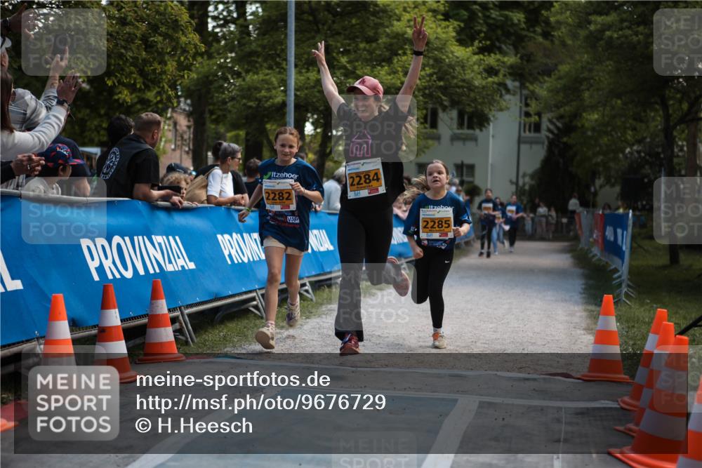 09.05.2026 - Störlauf H.Heesch http://msf.ph/oto/9676729 09.05.2026 15:45:41 Ziel 2282, 2284, 2285 meine-sportfotos.de