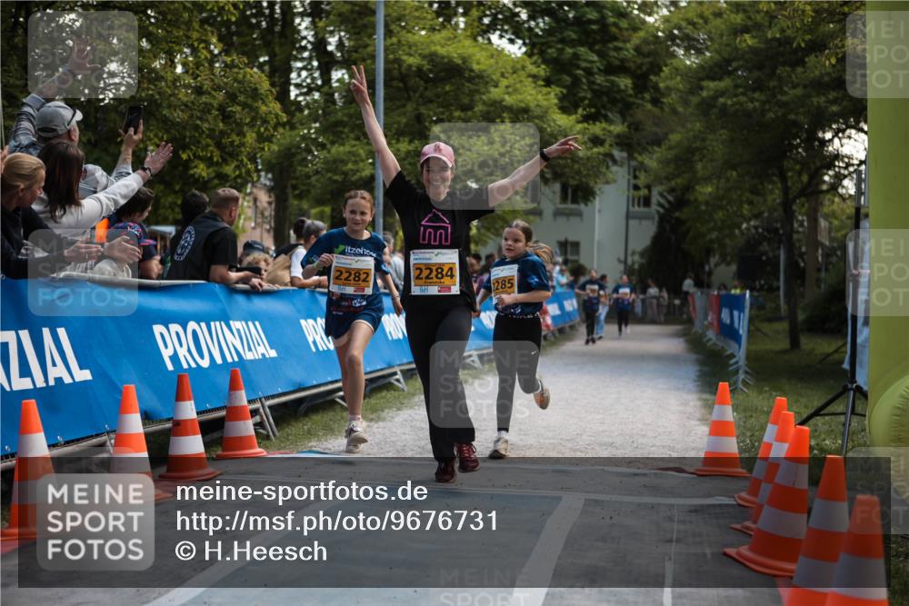 09.05.2026 - Störlauf H.Heesch http://msf.ph/oto/9676731 09.05.2026 15:45:41 Ziel 2282, 2284, 1285 meine-sportfotos.de