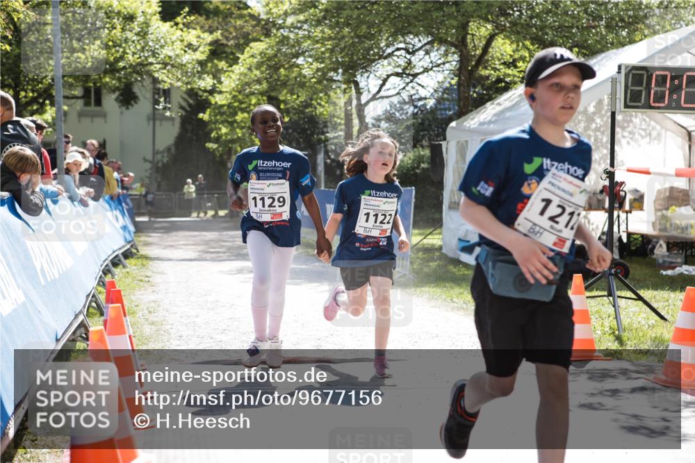09.05.2026 - Störlauf H.Heesch http://msf.ph/oto/9677156 09.05.2026 15:00:59 Ziel 1129, 1122, 1211, 88, 8 meine-sportfotos.de